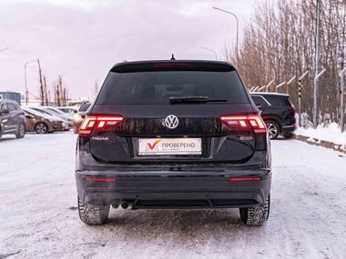 Volkswagen Tiguan 2018 года, 165 000 км - вид 4