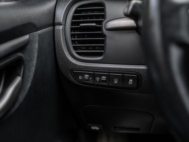 KIA Rio X-Line 2019 года, 67 213 км - вид 11
