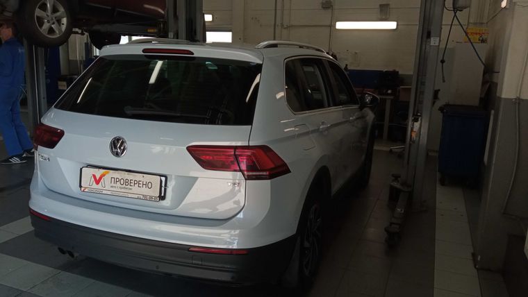 Volkswagen Tiguan 2018 года, 113 223 км - вид 3
