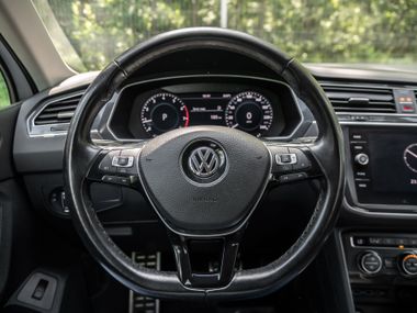 Volkswagen Tiguan 2018 года, 113 223 км - вид 6