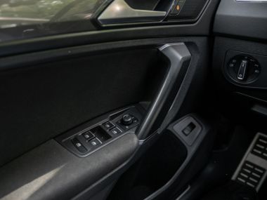 Volkswagen Tiguan 2018 года, 113 223 км - вид 10