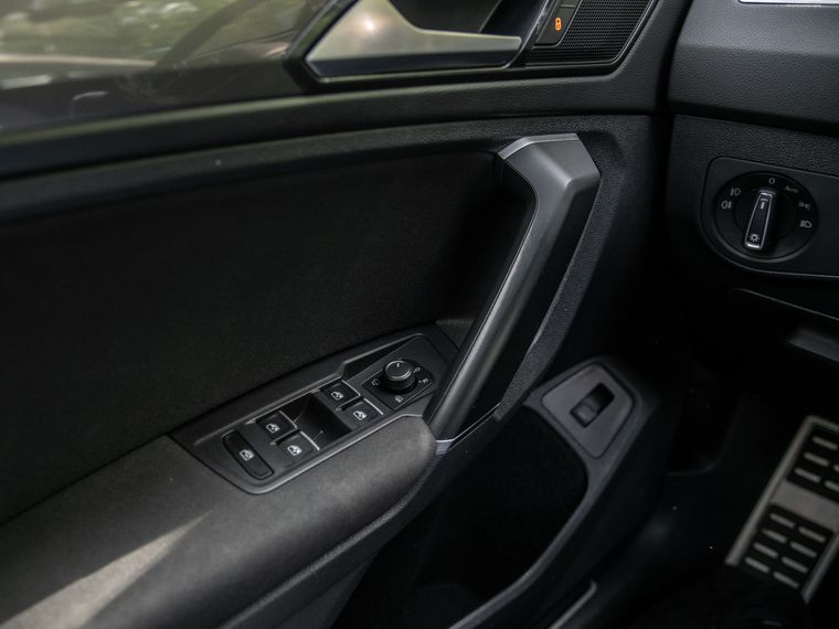 Volkswagen Tiguan 2018 года, 113 223 км - вид 10