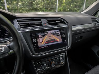 Volkswagen Tiguan 2018 года, 113 223 км - вид 8