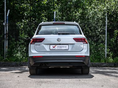 Volkswagen Tiguan 2018 года, 113 223 км - вид 4