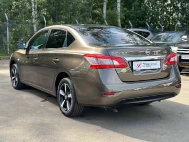 Nissan Sentra 2015 года, 217 965 км - вид 6