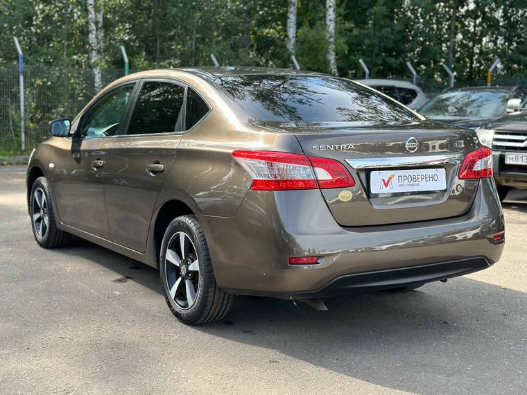 Nissan Sentra 2015 года, 217 965 км - вид 6