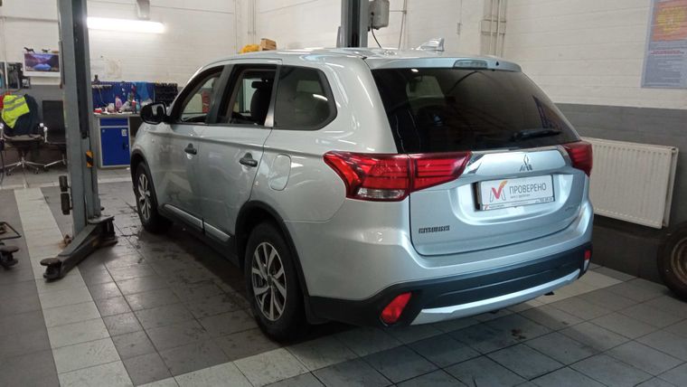 Mitsubishi Outlander 2018 года, 72 457 км - вид 4