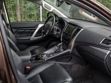 Mitsubishi Pajero Sport 2019 года, 160 038 км - вид 17