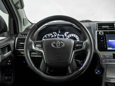 Toyota Land Cruiser Prado 2017 года, 296 680 км - вид 9
