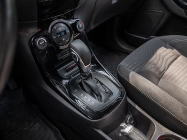 Ford Fiesta 2015 года, 105 000 км - вид 8