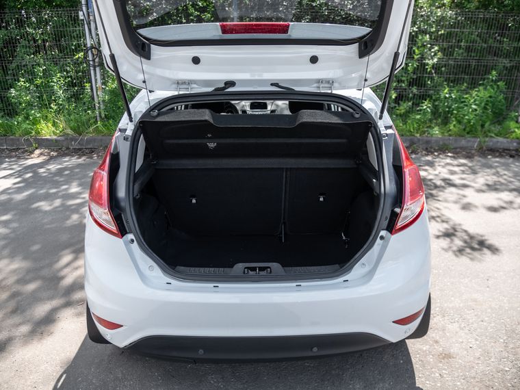 Ford Fiesta 2015 года, 105 000 км - вид 13