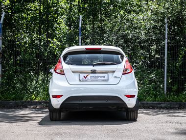 Ford Fiesta 2015 года, 105 000 км - вид 4