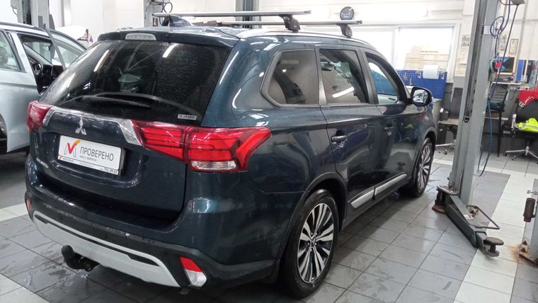 Mitsubishi Outlander 2020 года, 45 415 км - вид 3