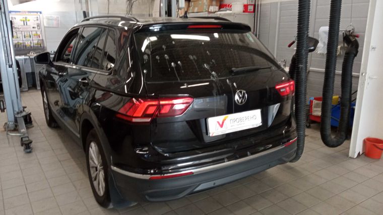 Volkswagen Tiguan 2021 года, 40 956 км - вид 4