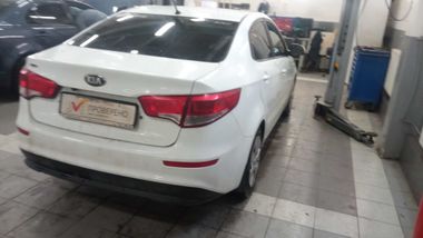 Kia Rio 2016 года, 184 000 км - вид 3