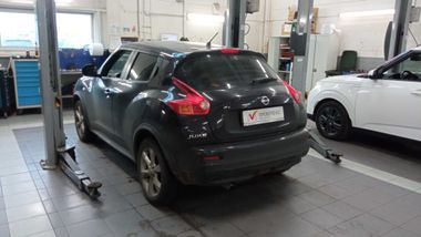Nissan Juke 2012 года, 195 962 км - вид 4