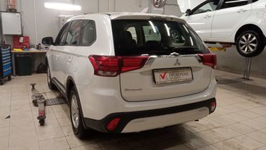 Mitsubishi Outlander 2020 года, 112 883 км - вид 4