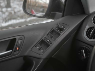 Volkswagen Tiguan 2013 года, 165 182 км - вид 10