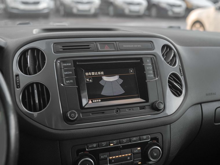 Volkswagen Tiguan 2013 года, 165 182 км - вид 7
