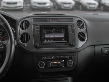 Volkswagen Tiguan 2013 года, 165 182 км - вид 8