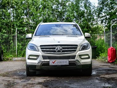 Mercedes-Benz M-класс 2013 года, 139 335 км - вид 3
