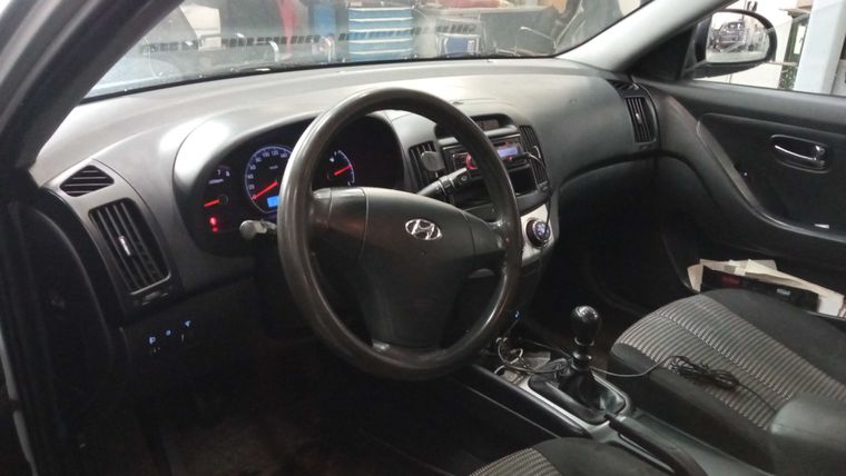 Hyundai Elantra 2010 года, 313 000 км - вид 5
