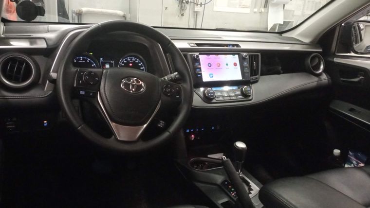 Toyota RAV4 2018 года, 145 342 км - вид 5