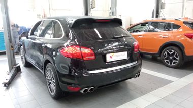 Porsche Cayenne Turbo 2013 года, 142 416 км - вид 4