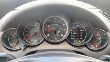 Porsche Cayenne Turbo 2013 года, 142 416 км - вид 8