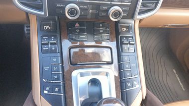 Porsche Cayenne Turbo 2013 года, 142 416 км - вид 12