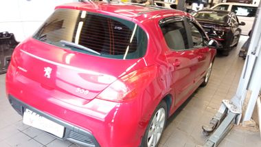 Peugeot 308 2012 года, 92 000 км - вид 3