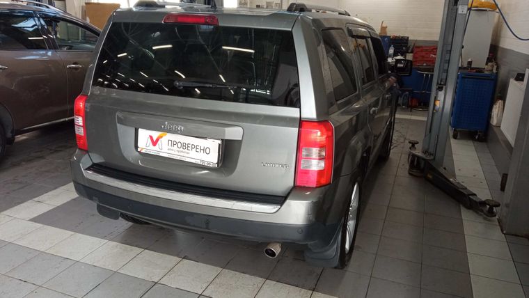 Jeep Liberty 2012 года, 128 325 км - вид 3