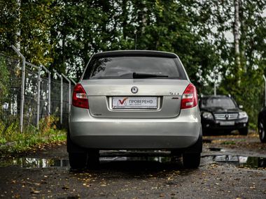 Skoda Fabia 2011 года, 180 000 км - вид 4