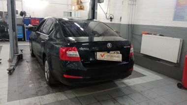 Skoda Octavia 2014 года, 147 000 км - вид 4