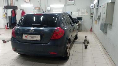 KIA Ceed 2008 года, 206 000 км - вид 3
