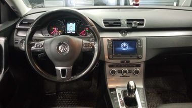 Volkswagen Passat 2012 года, 306 754 км - вид 6