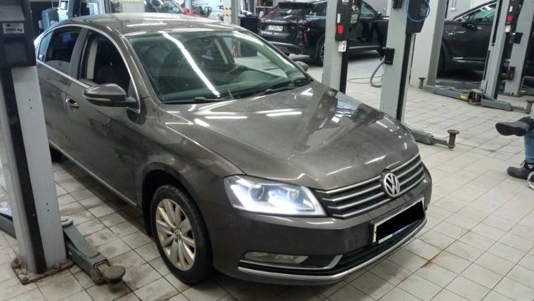 Volkswagen Passat 2012 года, 306 754 км - вид 3