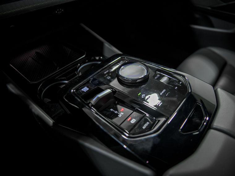 BMW 5 серия 2024 года, 8 594 км - вид 13