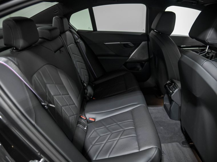 BMW 5 серия 2024 года, 8 594 км - вид 17