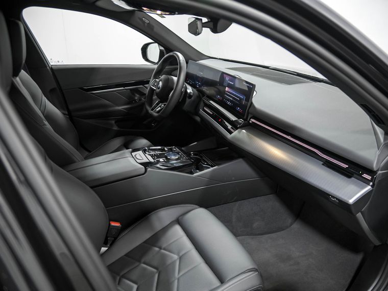 BMW 5 серия 2024 года, 8 594 км - вид 18