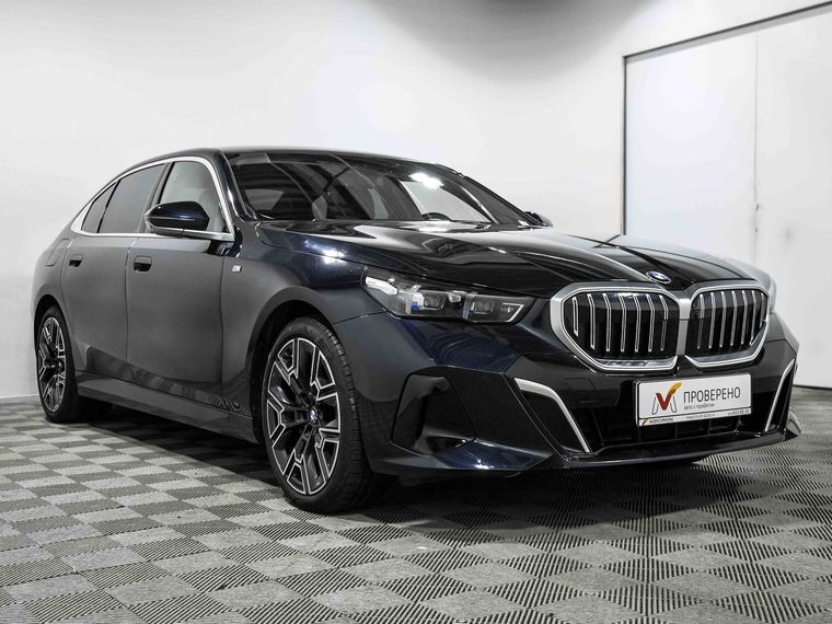 BMW 5 серия 2024 года, 4 536 км - вид 6