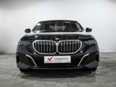 BMW 5 серия 2024 года, 4 536 км - вид 4