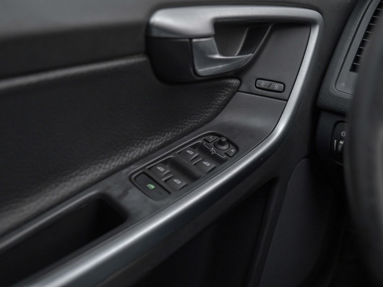 Volvo XC60 2011 года, 297 590 км - вид 9