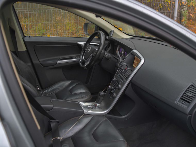 Volvo XC60 2011 года, 297 590 км - вид 13