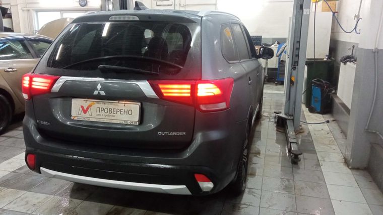 Mitsubishi Outlander 2017 года, 184 876 км - вид 3