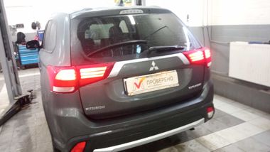 Mitsubishi Outlander 2017 года, 184 876 км - вид 4