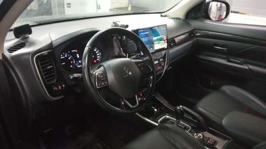 Mitsubishi Outlander 2017 года, 184 876 км - вид 5