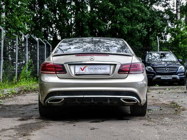 Mercedes-Benz E-класс 2015 года, 132 559 км - вид 4