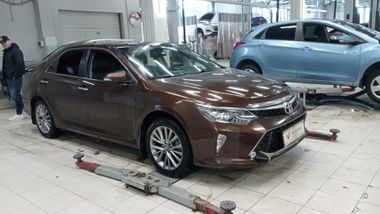 Toyota Camry 2017 года, 181 844 км - вид 3