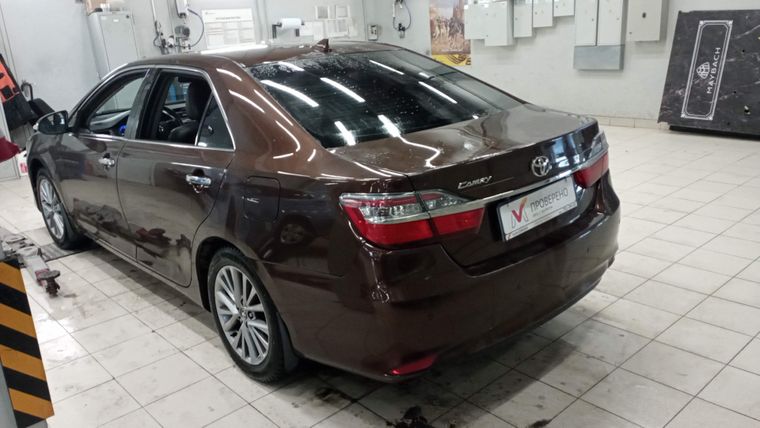 Toyota Camry 2017 года, 181 844 км - вид 5